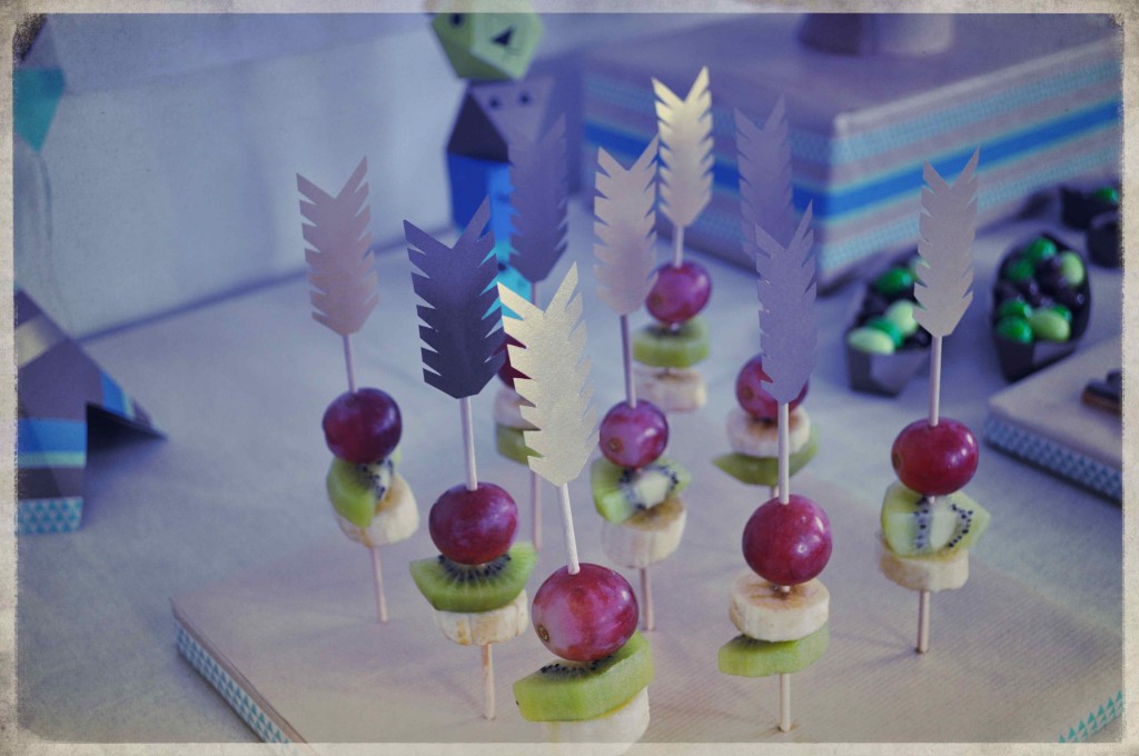 brochettes fruits plumes