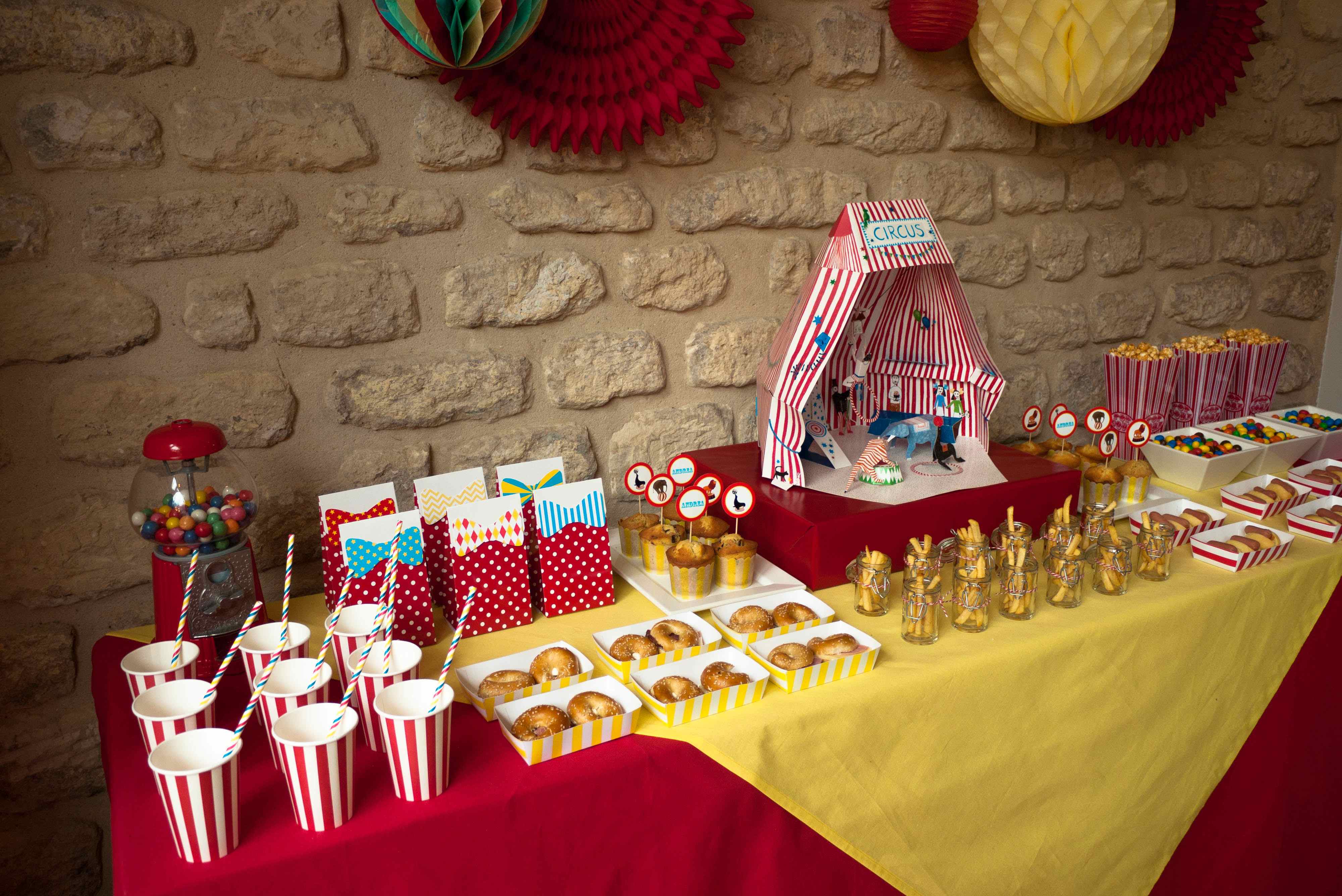 Sweet Table La parade du Cirque - Annikids, le blog