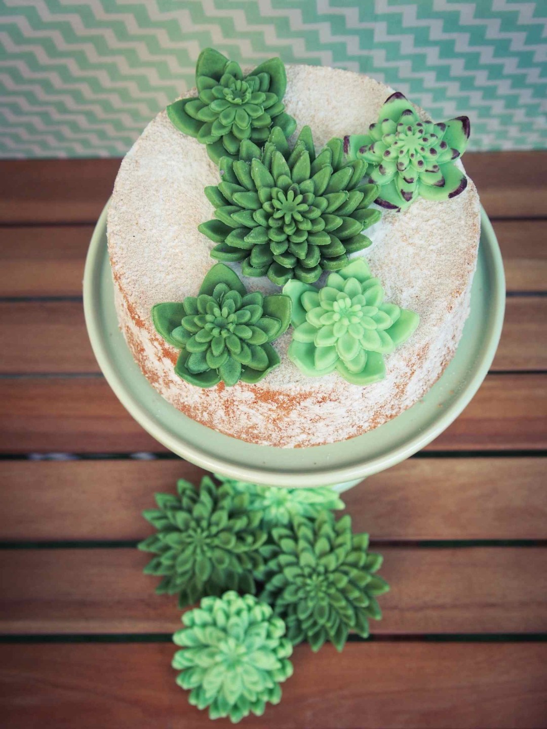green cake sur présentoir miss etoile