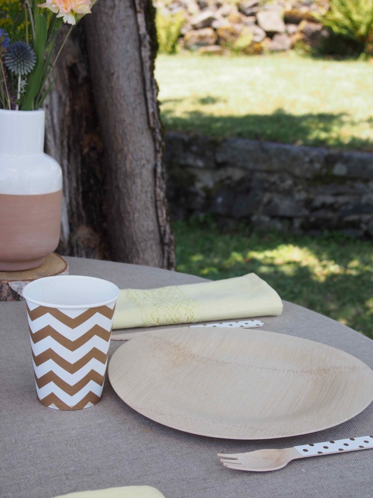 Gobelet chevron dore et assiette bambou
