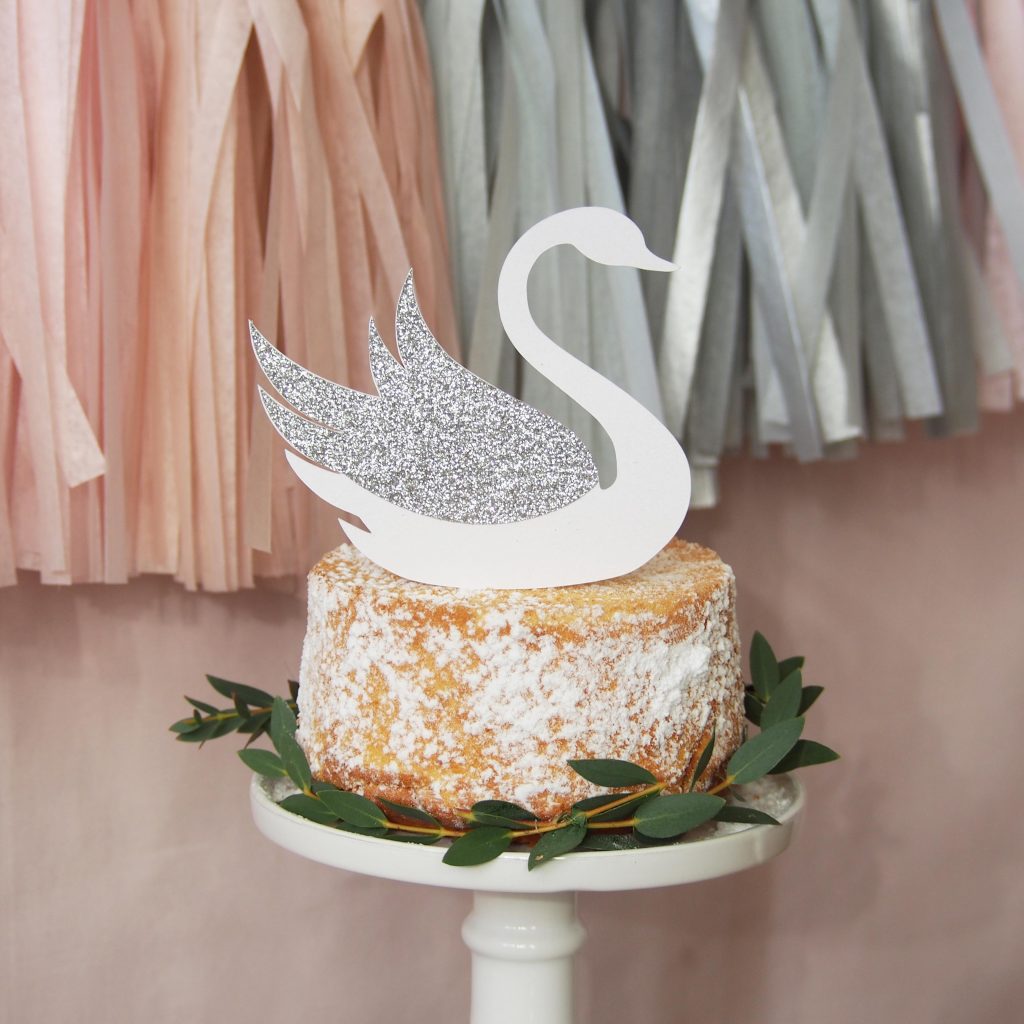 cake topper cygne