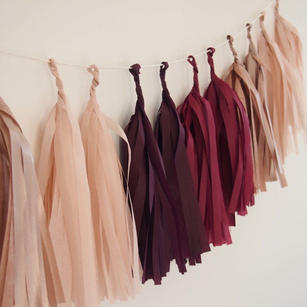 guirlande tassel bordeaux