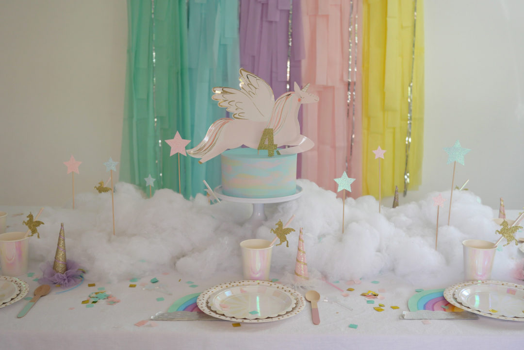 table anniversaire pastel licorne