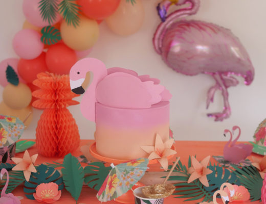 table anniversaire flamant rose