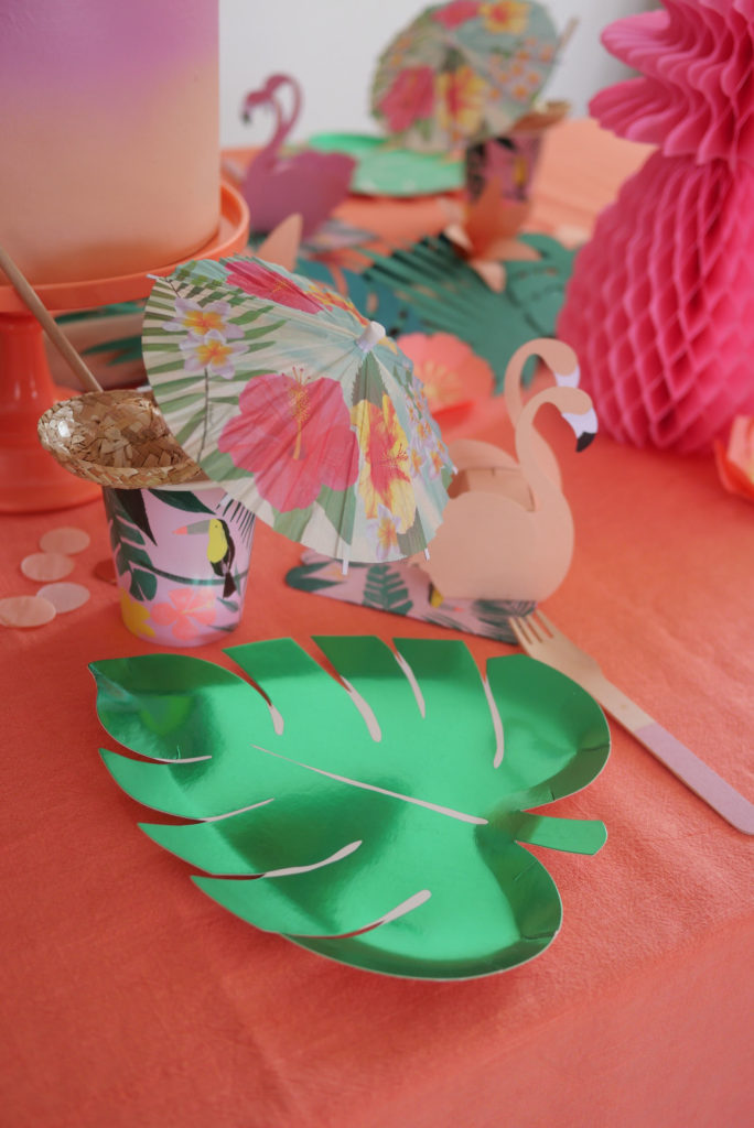 vaisselle table anniversaire tropical