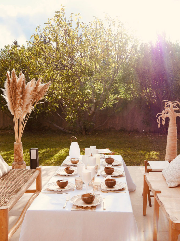 table de fête blanc et doré