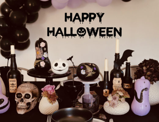 table d'Halloween en noir et lilas